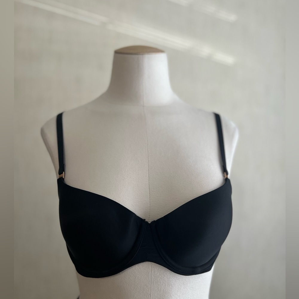 Victoria’s Secret Real Power Balconnet black bra 36B
